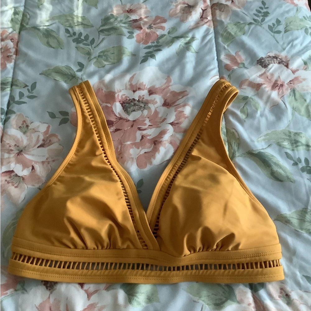 Time And Tru bikini top gold crocheted look built in bra removable pads …500